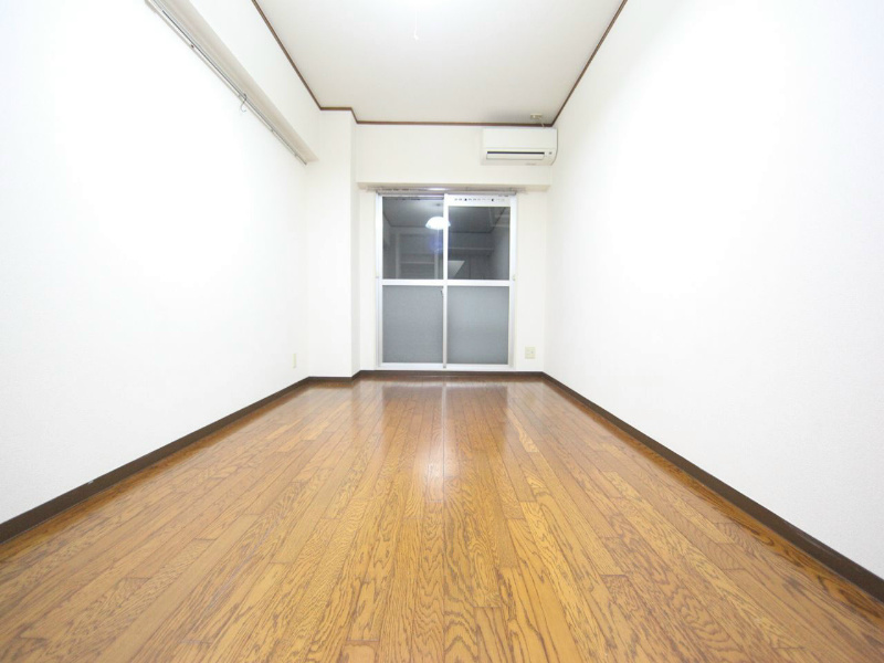 その他部屋・スペース　洋室8.3帖　エアコン完備　南面バルコニー