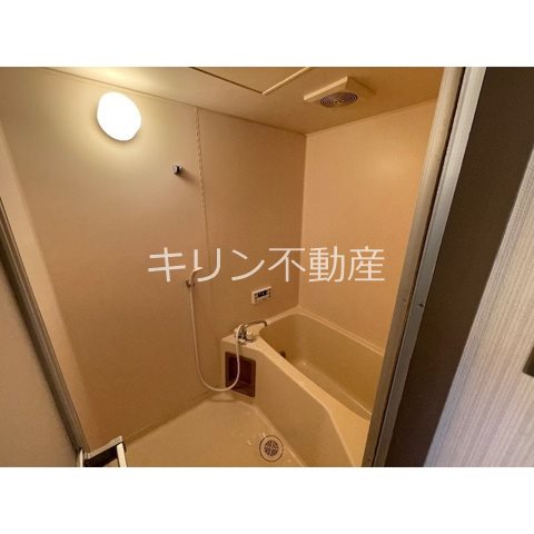 バス・シャワールーム　同建会社同モデル