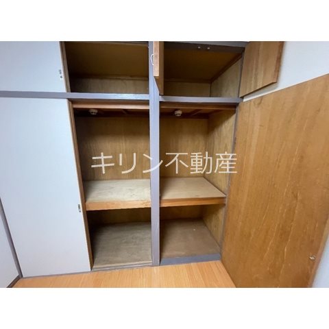 収納　同建会社同モデル