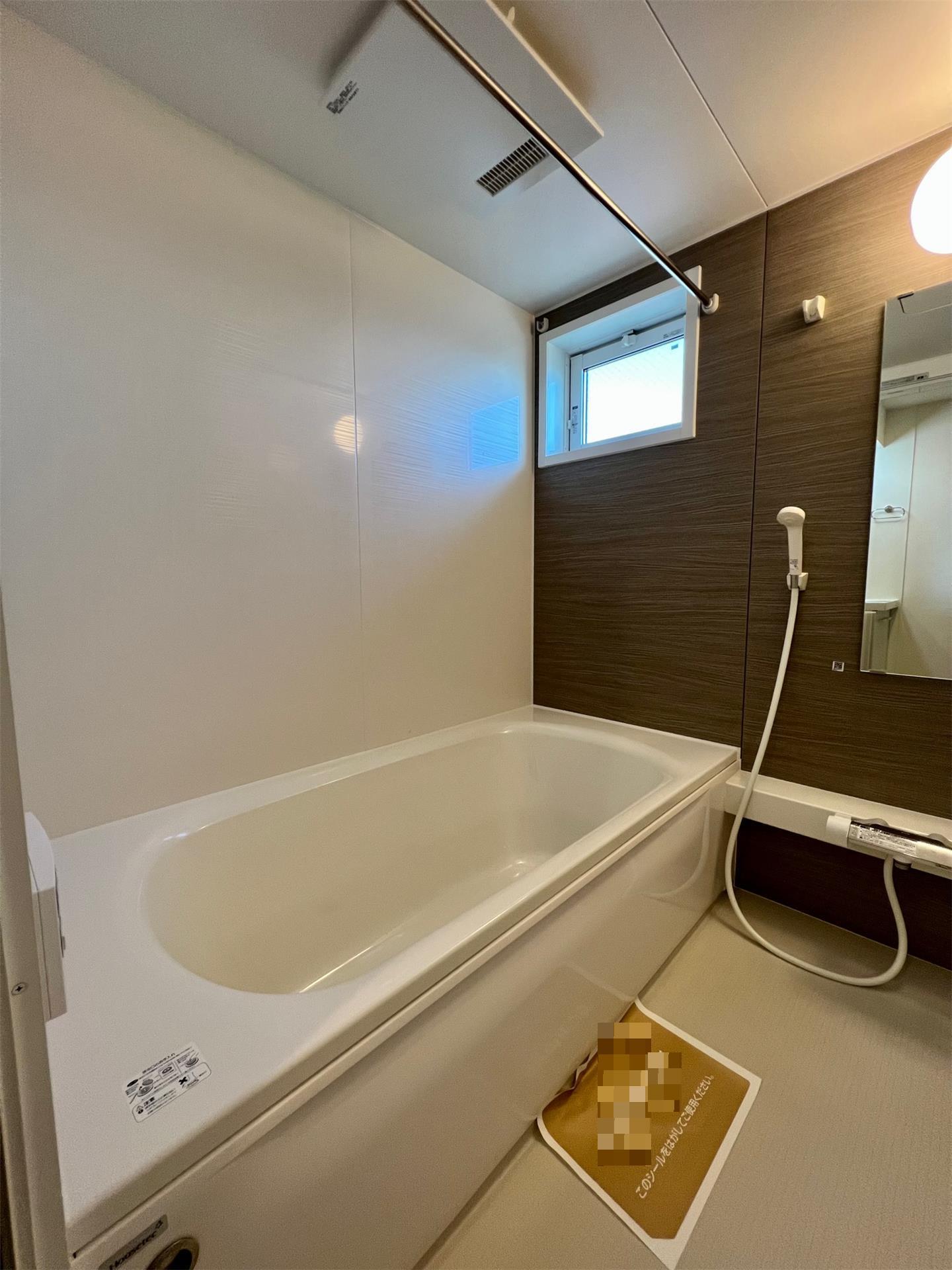 バス・シャワールーム　別部屋参考写真反転タイプ