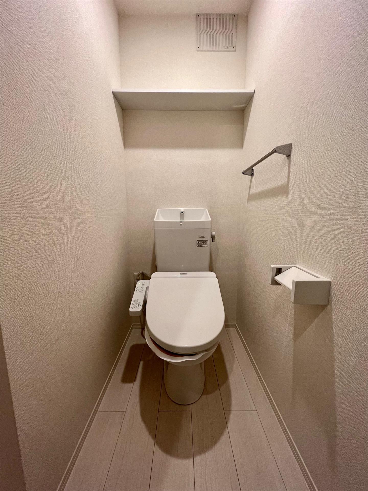 トイレ　別部屋参考写真反転タイプ