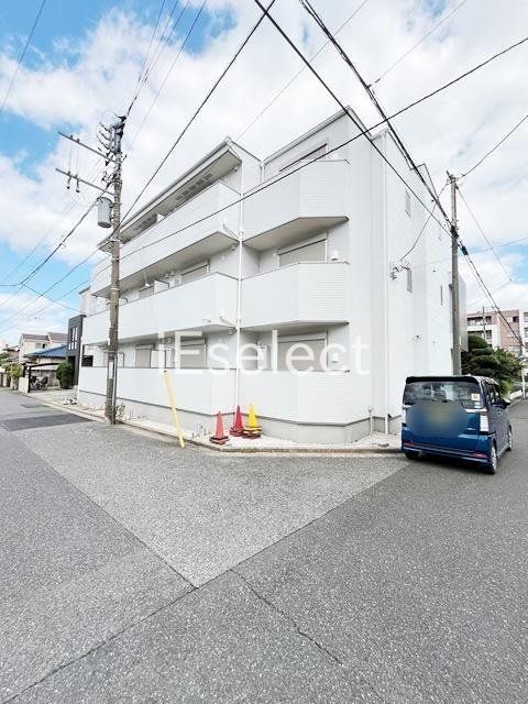 建物外観　閑静な住宅街に立地