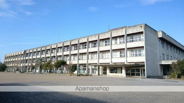 小学校　君津市立周西小学校（小学校）まで120m