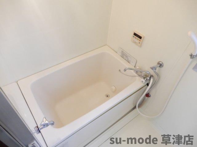 バス・シャワールーム　コンパクトで使いやすいお風呂です