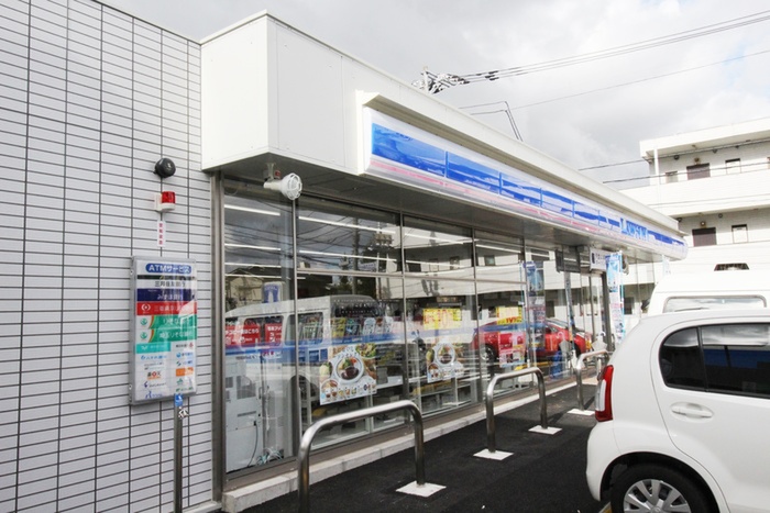 コンビニ　ローソン 狛江岩戸北三丁目店（コンビニ）まで128m