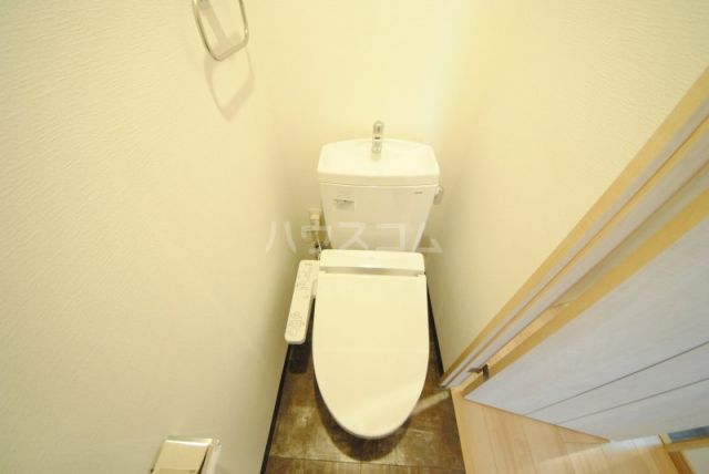 ＪＲ東海道本線 新大阪駅 徒歩5分 13階建 築11年のトイレ写真