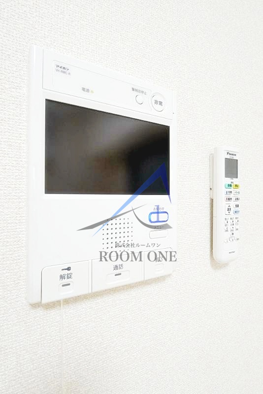 セキュリティ　モニター付きインターホンです。