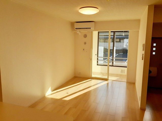 メゾン M&Aの居間写真