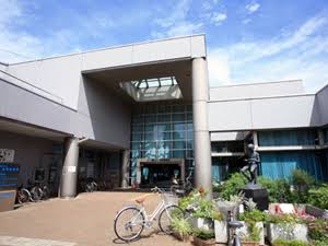 図書館　世田谷区立奥沢図書館（図書館）まで372m