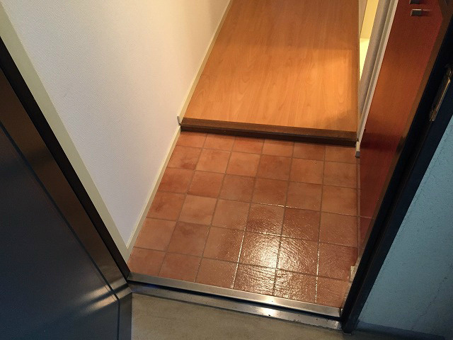 玄関　※別部屋のお写真になります