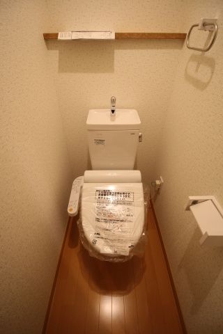 トイレ　カーサ梓　北区滝野川4