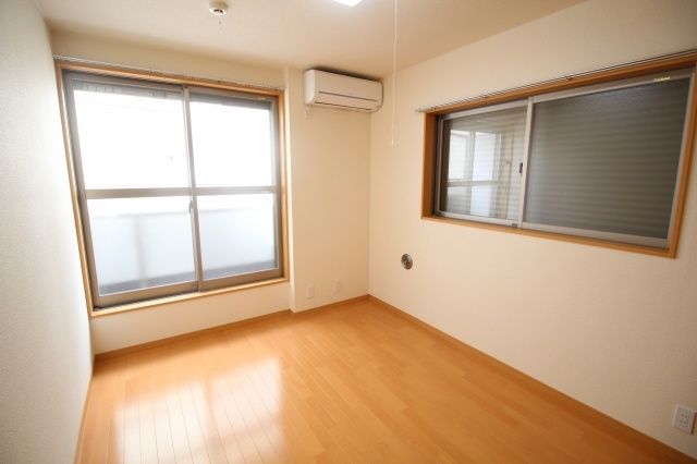 居室・リビング　カーサ梓　北区滝野川4