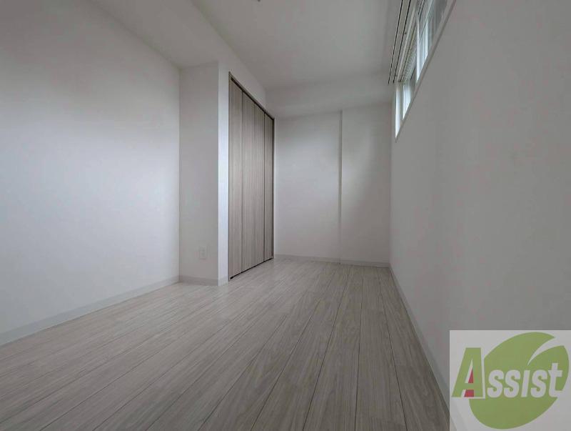 その他部屋・スペース　こちらのお部屋は光が差し込む、温かみのあるお部屋です。