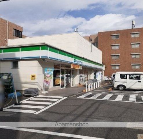 コンビニ　ファミリーマート世田谷２丁目店（コンビニ）まで400m