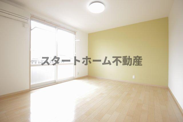 居室・リビング　ゆったり過ごせる居間です