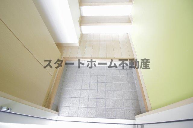 玄関　収納もある玄関です