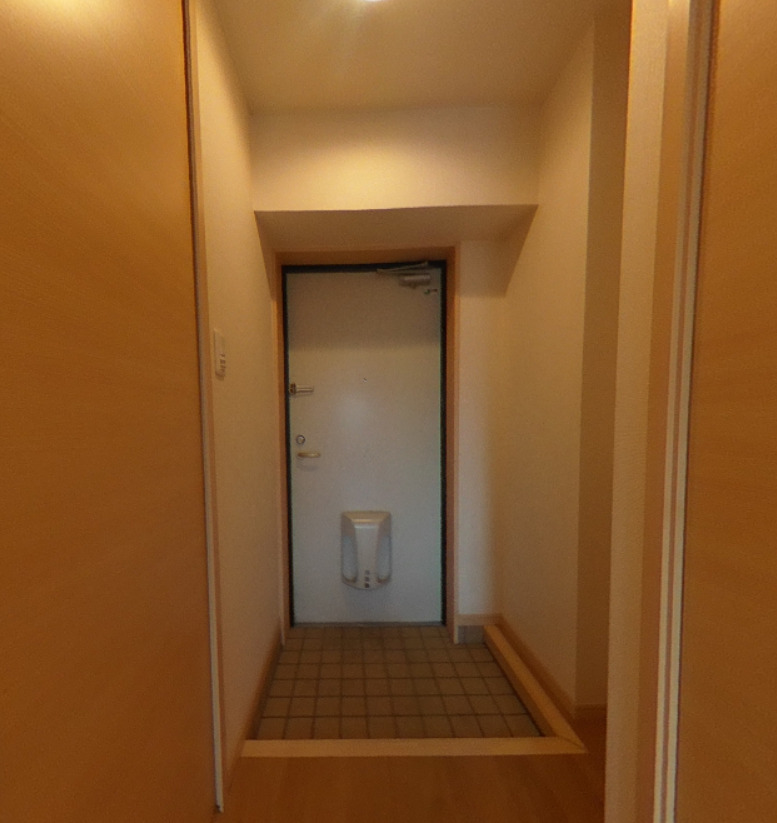 玄関　※掲載写真は同タイプ住戸の参考写真です。間取り・内装等が異な