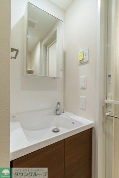 洗面設備　※写真は同タイプ住戸です。