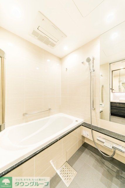 バス・シャワールーム　※写真は同タイプ住戸です。