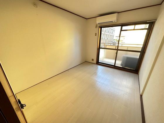 居室・リビング　※別部屋の写真です
