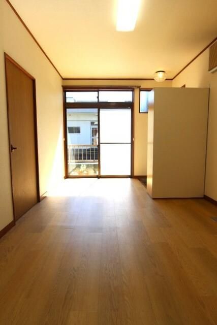 ＪＲ中央線 三鷹駅 徒歩19分 2階建 築51年の居間写真