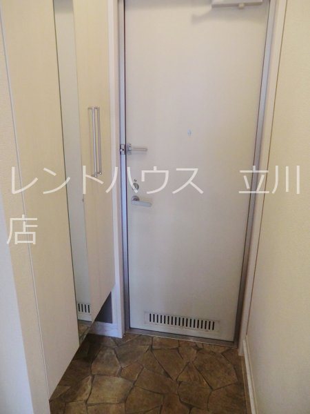 玄関　別部屋写真