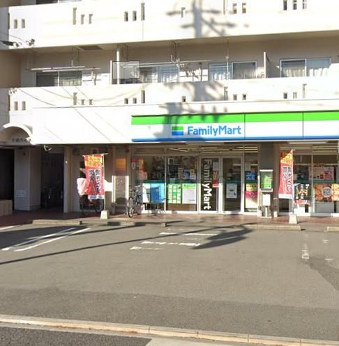 コンビニ　ファミリーマート千成通店（コンビニ）まで330m