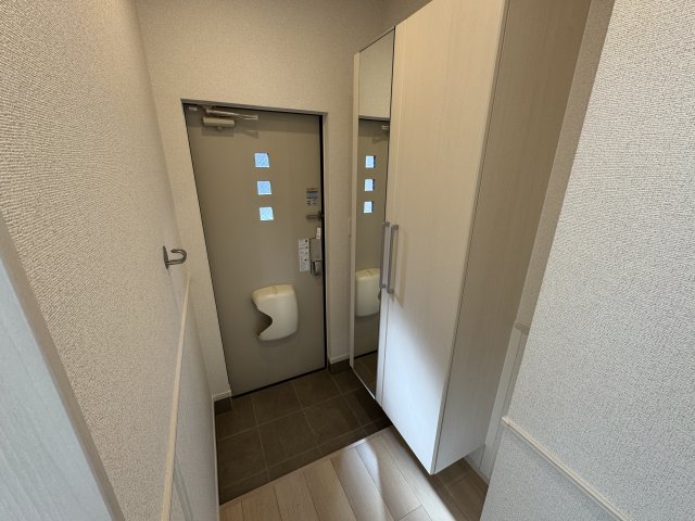 玄関　玄関（同型タイプ）