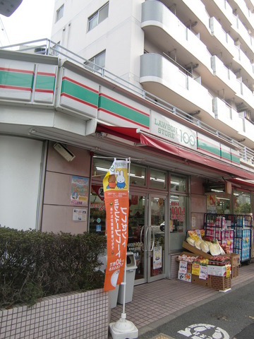 コンビニ　ローソンストア１００（コンビニ）まで18m