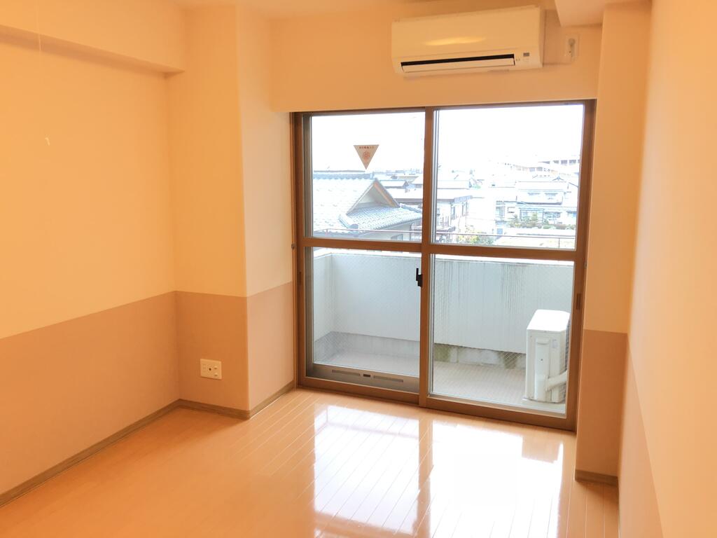 居室・リビング　北側洋室