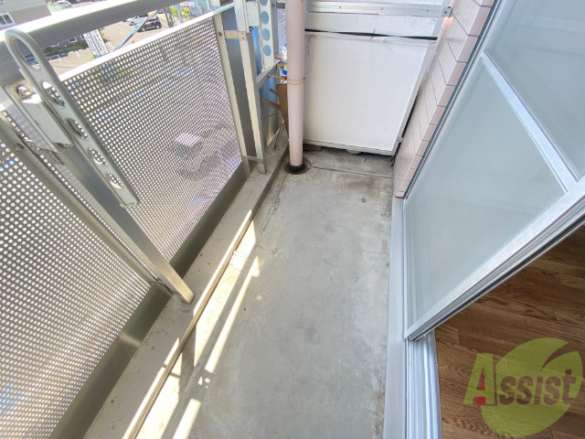 バルコニー　お天気のいい日はバルコニーで洗濯物も干せますよ。