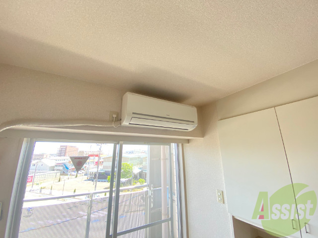 その他設備　あらかじめエアコンがついています。夏も冬も快適ですよ。