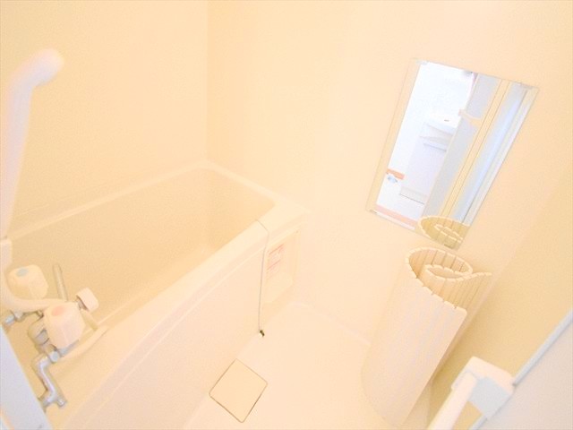 バス・シャワールーム　浴槽、洗い場ともにゆとりのあるバスルーム♪