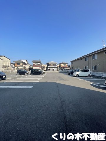 駐車場　駐車場に車を止められます