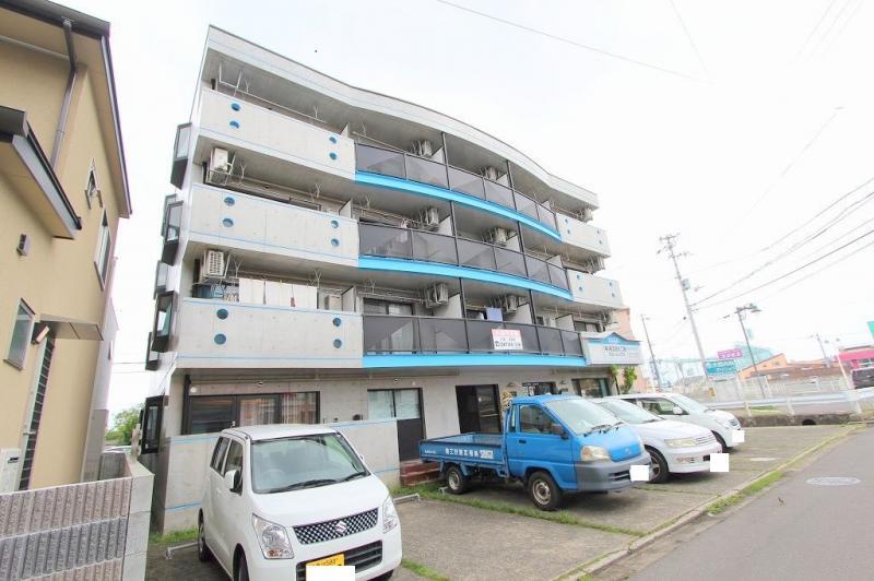 【高松市屋島西町のマンションの建物外観】