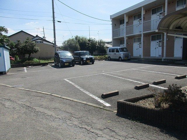 本庄市千代田のアパートの建物外観