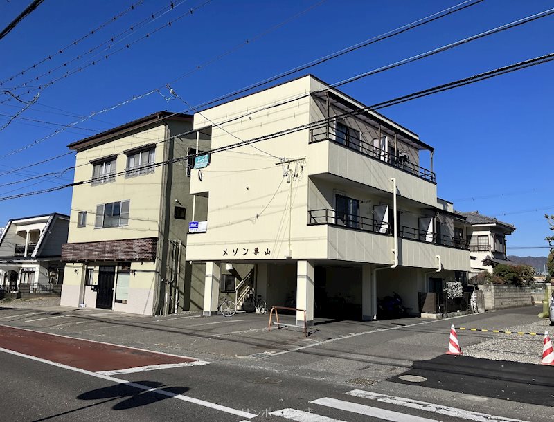 松本市清水のマンションの建物外観