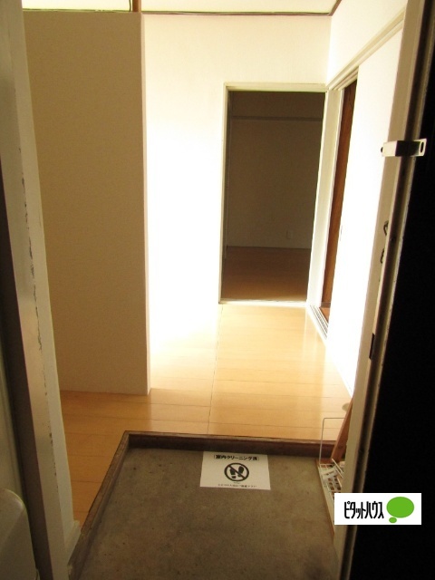 諏訪山マンションの玄関写真