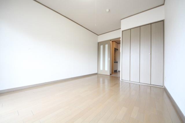 居室・リビング　※同タイプ部屋の写真です。