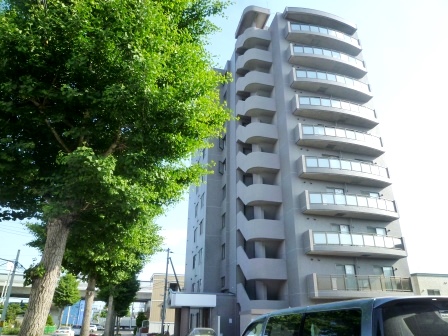 札幌市東区北三十四条東のマンションの建物外観