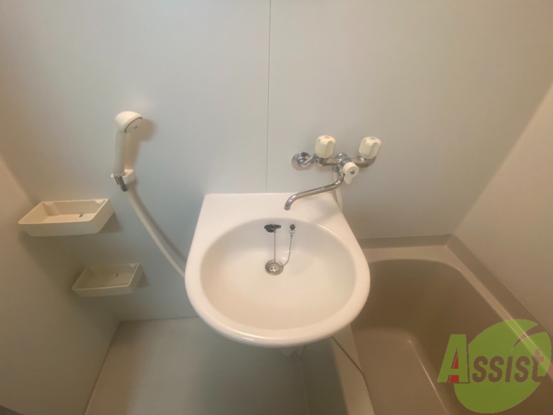 洗面設備　洗面台はこちら。朝の身支度はここでばっちり。