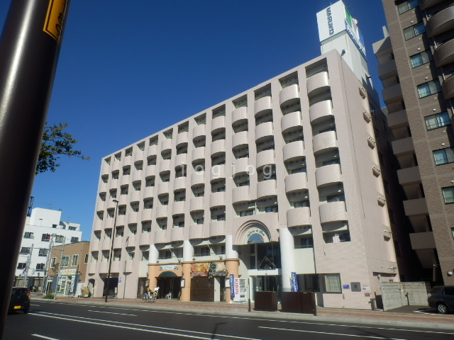 札幌市北区北二十条西のマンションの建物外観