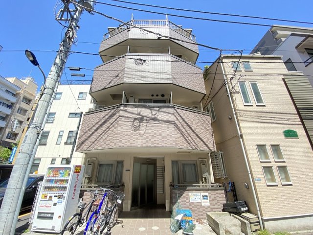 北区田端新町のマンションの建物外観