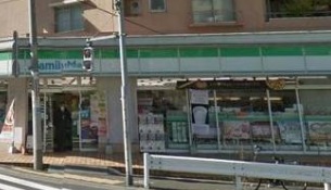 コンビニ　ファミリーマート（コンビニ）まで180m