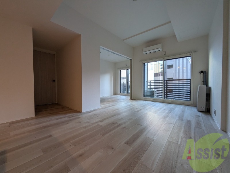 居室・リビング　広々したリビングで快適にくつろげそうです。