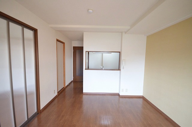 居室・リビング　同物件、別号室の写真