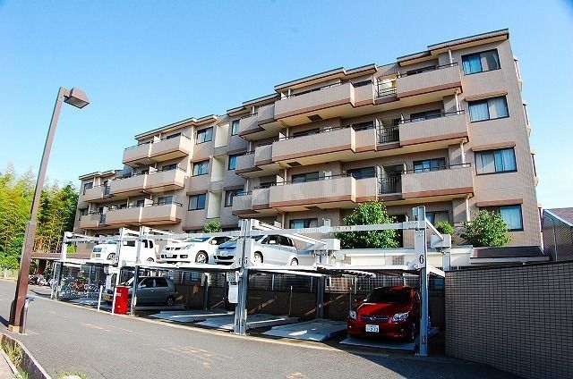 イトーピア紫明園の建物外観