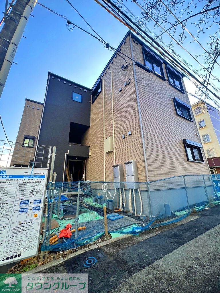 【川崎市麻生区黒川のアパートの建物外観】