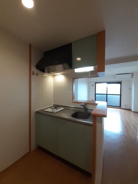 【千葉市中央区問屋町のマンションのキッチン】