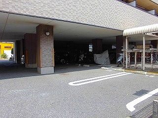 【千葉市中央区問屋町のマンションの駐車場】